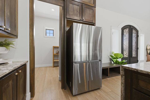 7115 S Suzanne St, Derby, KS 67037