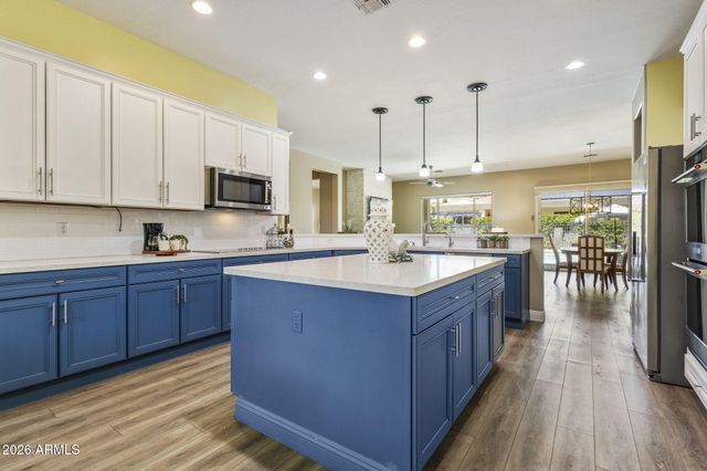 13426 W LOS BANCOS Drive, Sun City West, AZ 85375