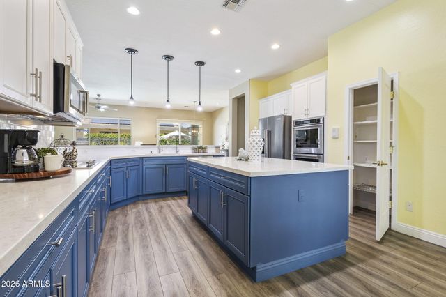 13426 W LOS BANCOS Drive, Sun City West, AZ 85375