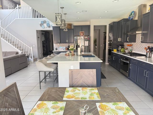 6980 W REDBIRD Road, Peoria, AZ 85383