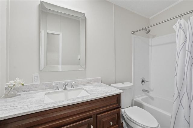 67 Forest Lake Circle Road, Pendergrass, GA 30567