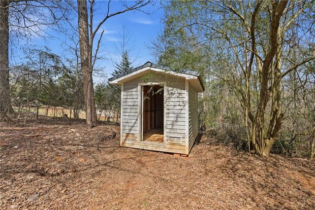 67 Forest Lake Circle Road, Pendergrass, GA 30567