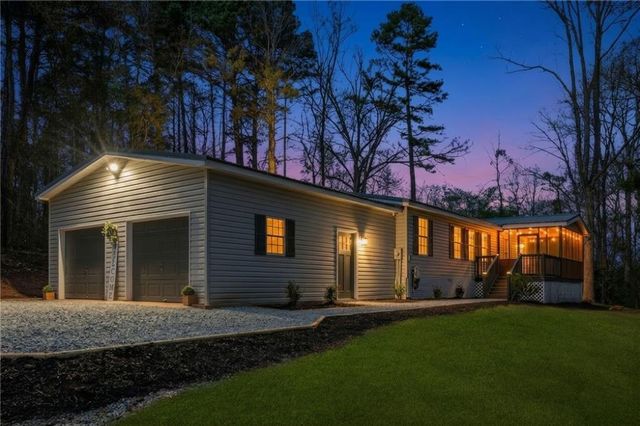 67 Forest Lake Circle Road, Pendergrass, GA 30567