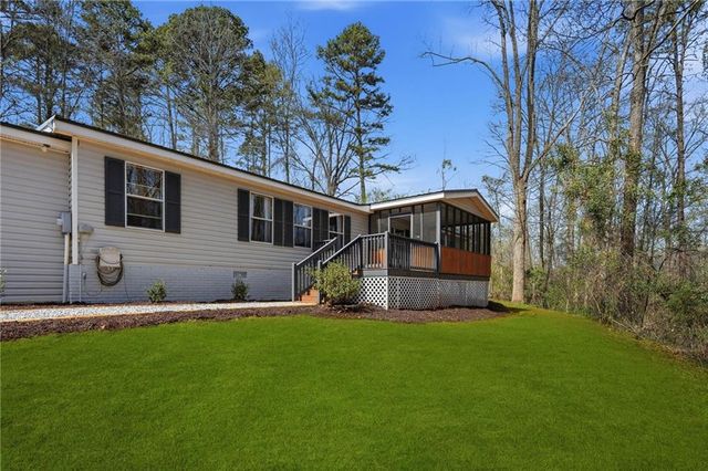 67 Forest Lake Circle Road, Pendergrass, GA 30567