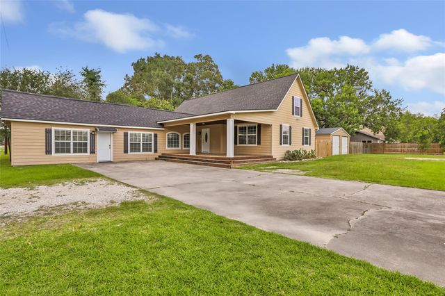 202 E Kay Street, Dayton, TX 77535