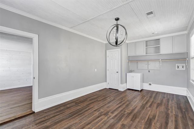 202 E Kay Street, Dayton, TX 77535