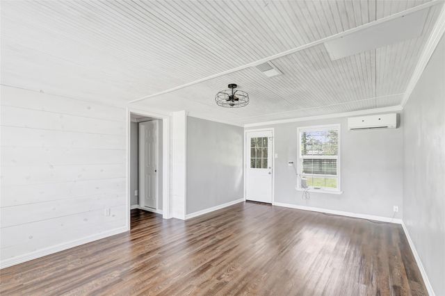 202 E Kay Street, Dayton, TX 77535