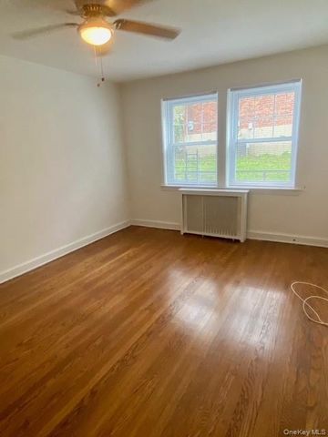 49-09 Hanford Street 1R, Douglaston, NY 11362