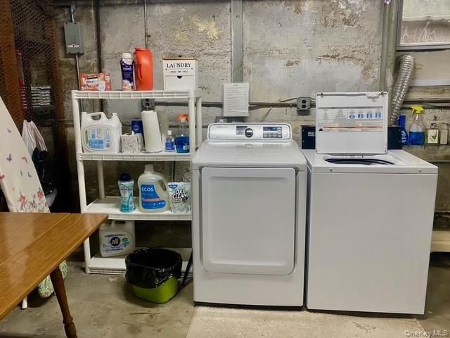 49-09 Hanford Street 1R, Douglaston, NY 11362