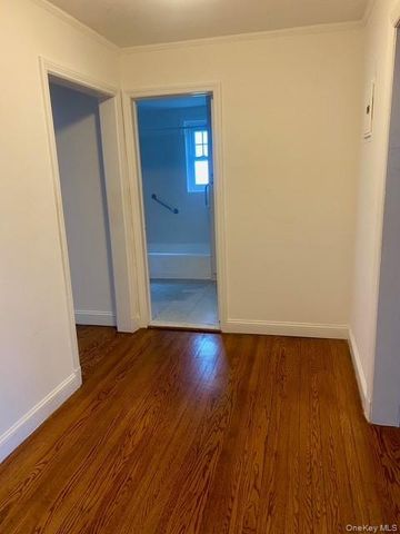 49-09 Hanford Street 1R, Douglaston, NY 11362