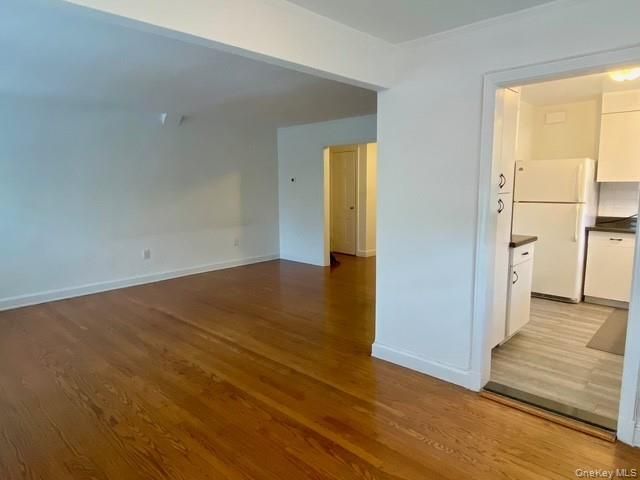 49-09 Hanford Street 1R, Douglaston, NY 11362