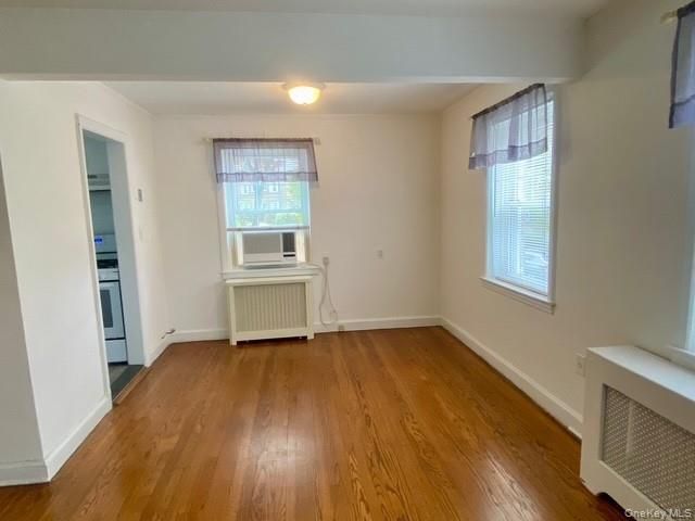 49-09 Hanford Street 1R, Douglaston, NY 11362