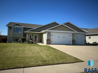 2236 S 16th Ave Avenue, Brookings, SD 57006