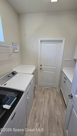 8137 Dobre Way, Melbourne, FL 32940