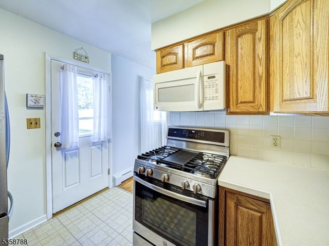 924 Haran Ave, Manville Boro, NJ 08835