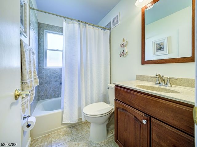 924 Haran Ave, Manville Boro, NJ 08835