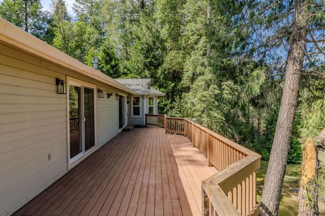 26041 Golf Links Dr, Pioneer, CA 95666