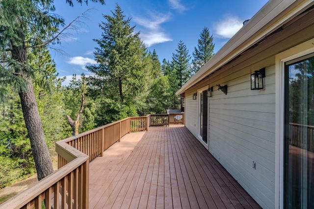 26041 Golf Links Dr, Pioneer, CA 95666