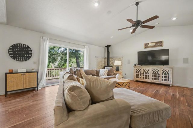 26041 Golf Links Dr, Pioneer, CA 95666