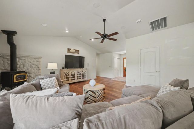 26041 Golf Links Dr, Pioneer, CA 95666