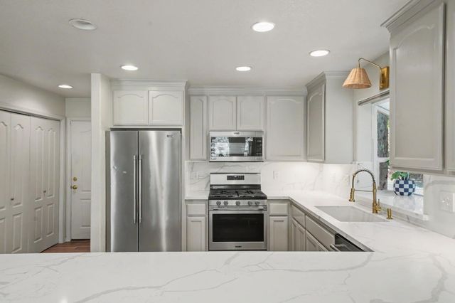 26041 Golf Links Dr, Pioneer, CA 95666