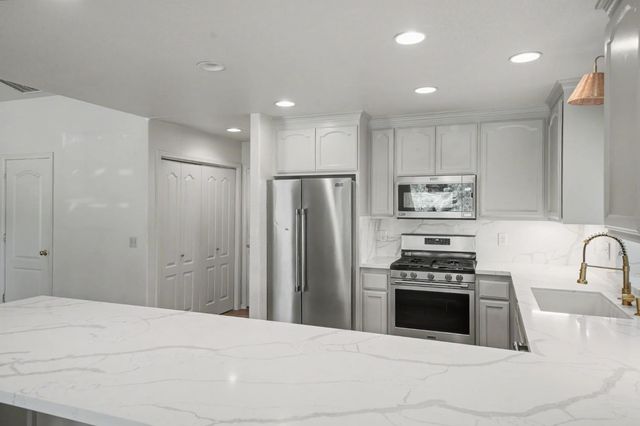 26041 Golf Links Dr, Pioneer, CA 95666