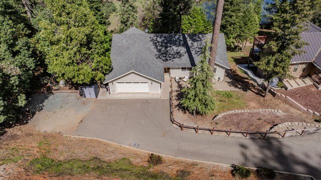 26041 Golf Links Dr, Pioneer, CA 95666