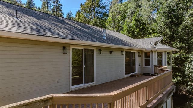 26041 Golf Links Dr, Pioneer, CA 95666