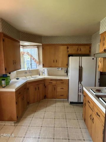 2500 Story Place, Glendale, CA 91206