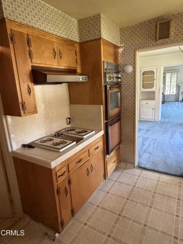2500 Story Place, Glendale, CA 91206