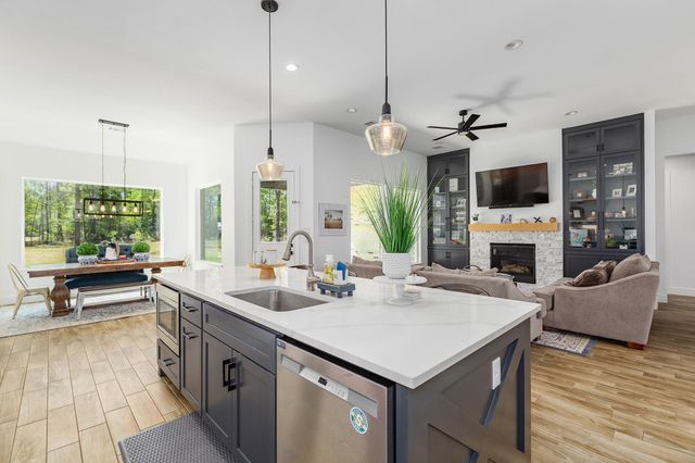 960 Road 6609, Dayton, TX 77535