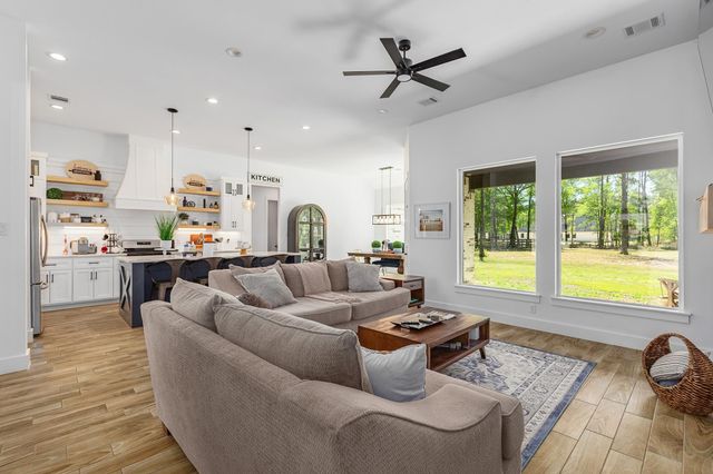 960 Road 6609, Dayton, TX 77535