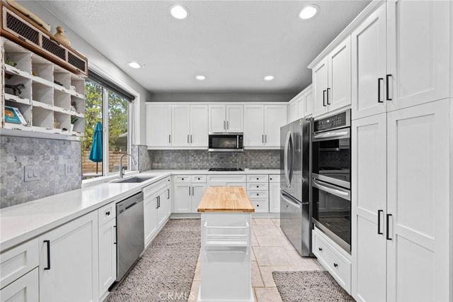 23717 Shadylane, Valencia, CA 91354