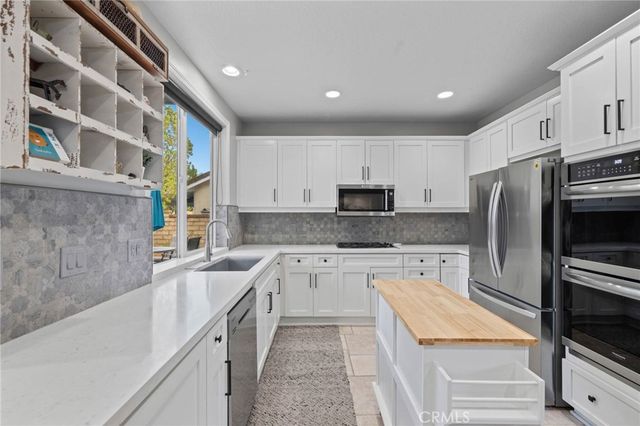 23717 Shadylane, Valencia, CA 91354