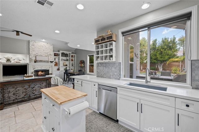 23717 Shadylane, Valencia, CA 91354
