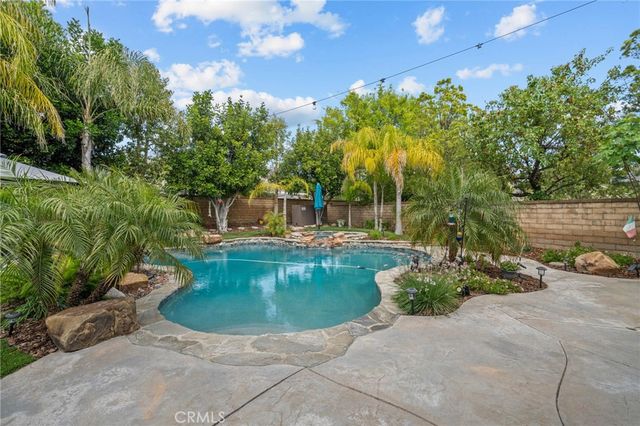 23717 Shadylane, Valencia, CA 91354