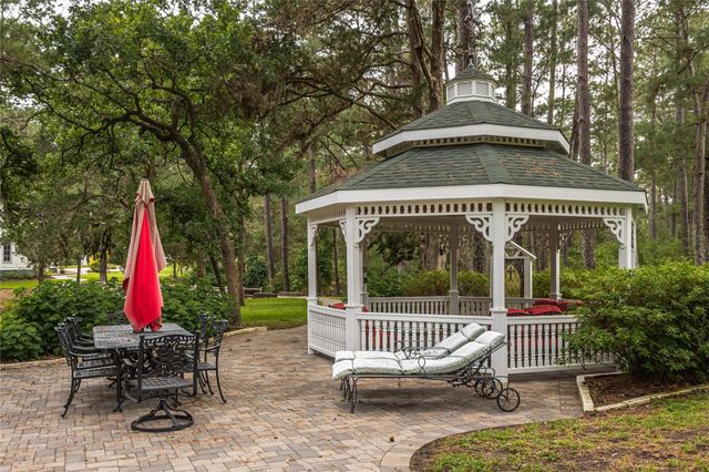 1539 Weishuhn Road, New Ulm, TX 78950