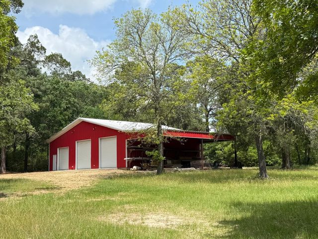 1539 Weishuhn Road, New Ulm, TX 78950