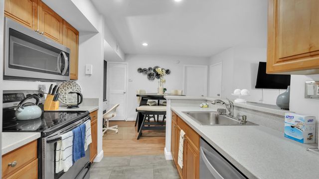 875 Riverside Drive 726, Coral Springs, FL 33071