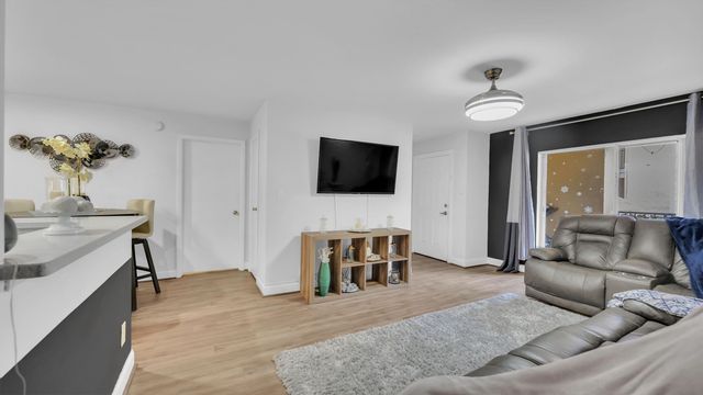 875 Riverside Drive 726, Coral Springs, FL 33071