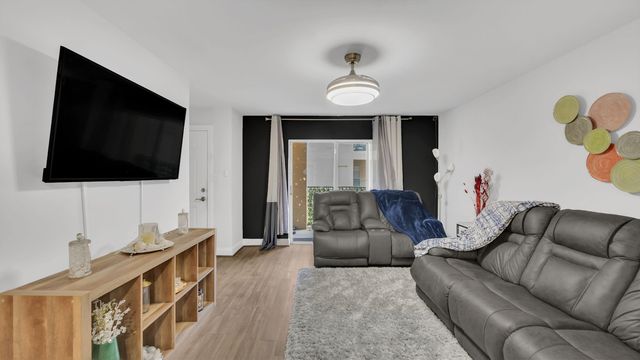 875 Riverside Drive 726, Coral Springs, FL 33071