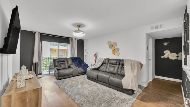 875 Riverside Drive 726, Coral Springs, FL 33071