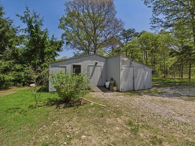 621 Locustfield Rd, Falmouth, MA 02536