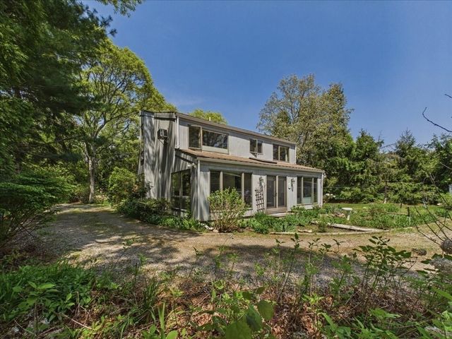 621 Locustfield Rd, Falmouth, MA 02536