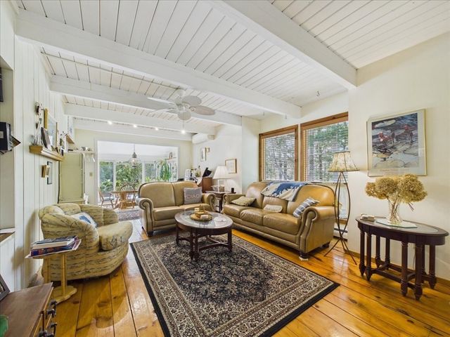 621 Locustfield Rd, Falmouth, MA 02536