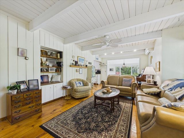 621 Locustfield Rd, Falmouth, MA 02536
