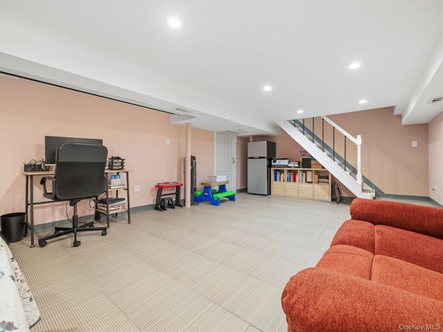 15 Summit Avenue, New City, NY 10956