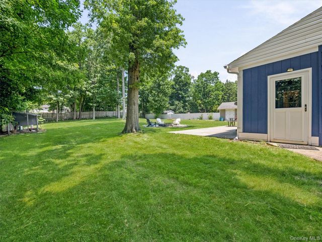 15 Summit Avenue, New City, NY 10956