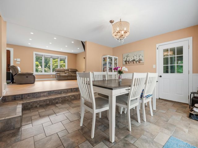 15 Summit Avenue, New City, NY 10956