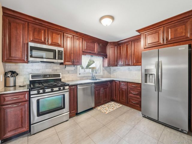 15 Summit Avenue, New City, NY 10956